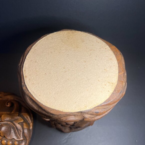 Beautiful Vintage Large Hand Carved Wooden Grape Vine Cutout Container Bin w Lid - Picture 9 of 9